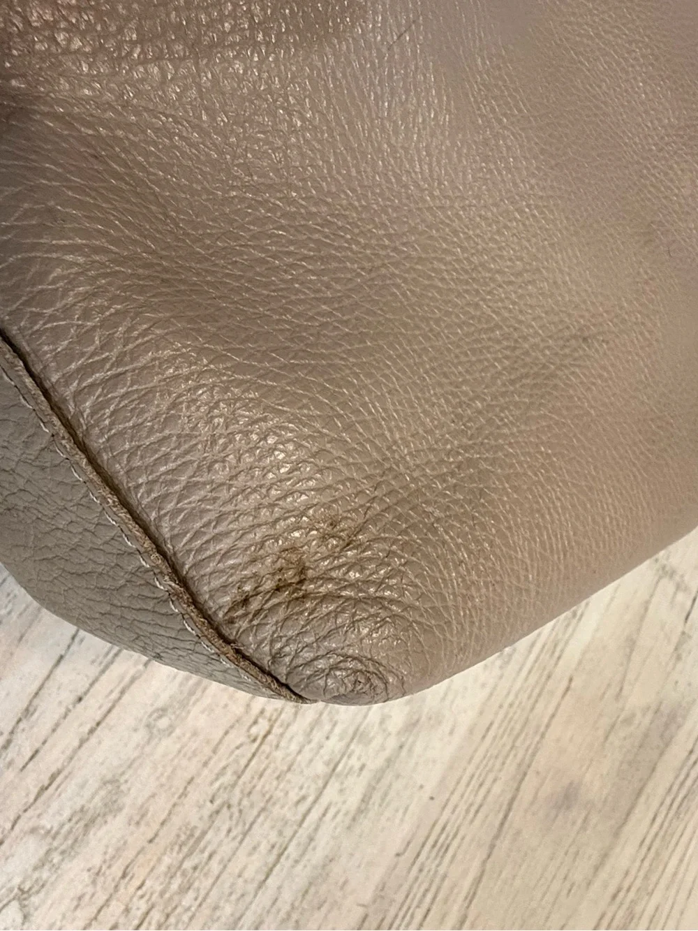 Cuyana Leather Messenger large Tote Bag – Taupe